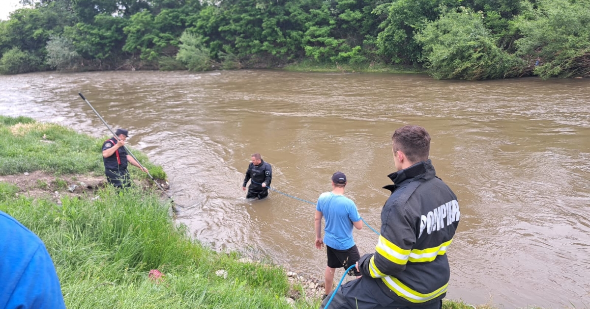 A folyóba eshetett egy hároméves kislány Betfalván, a hatóságok keresik